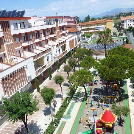 Apparthotel Residence Riviera Dei Cedri Santa Maria Del Cedro Bagian luar foto